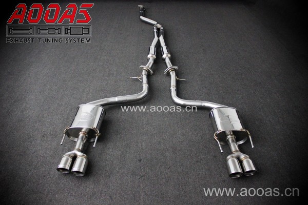 Toyota Lexus IS200T 2.0T in the tail section four Pic